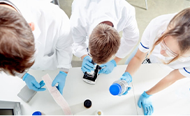 きっかけは普段と違う研究室の雰囲気