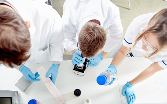 きっかけは普段と違う研究室の雰囲気